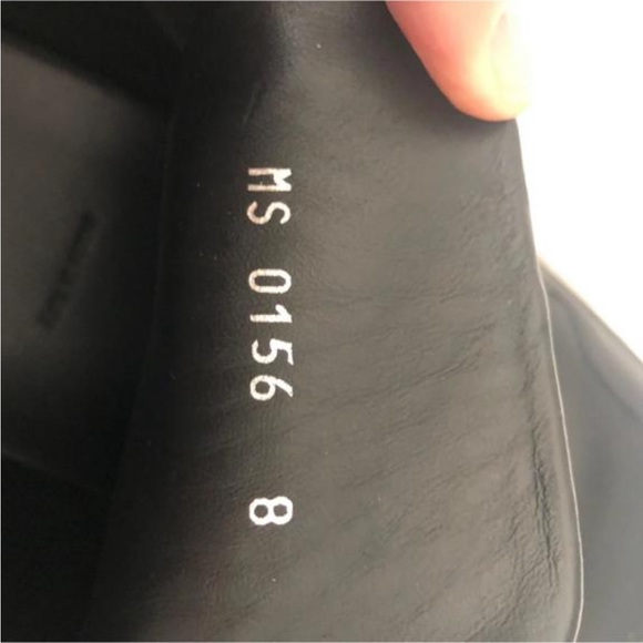 Authentic Louis Vuitton Black Leather Sneakers sz 8 worn once like new - Picture 11 of 12